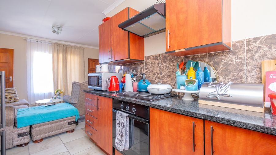 2 Bedroom Property for Sale in Waterval East North West